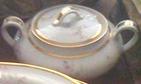 LIM526 Sugar Bowl & Lid