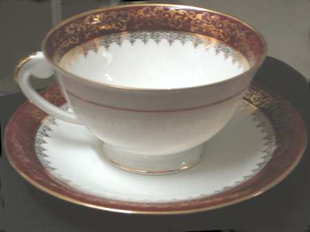 LIM528 Footed Cup & Saucer Set