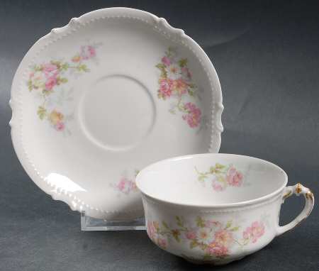 LAT120 Footed Cup & Saucer Set