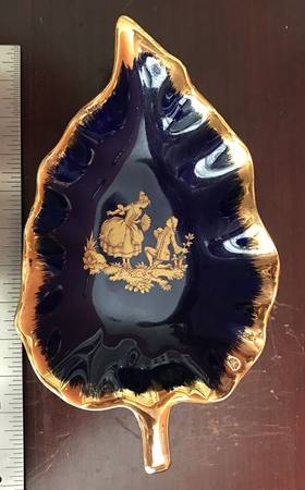 LIM533 5" Leaf Dish