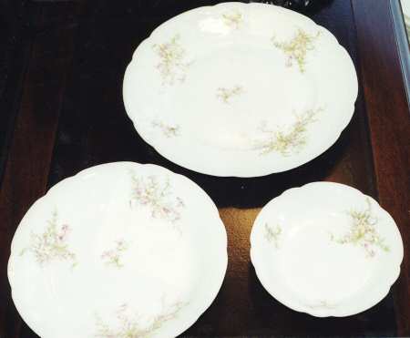 LIM537 Dinner Plate