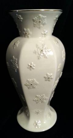 Winter Splendor 7" Bud Vase