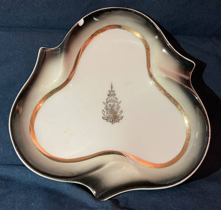LIY8 Large Ashtray