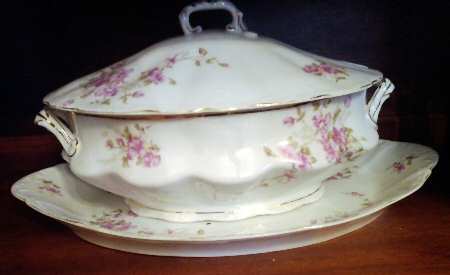 440 Oval Covered Vegetable