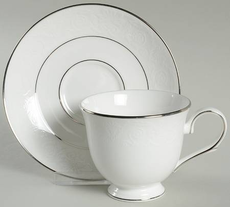 Artemis Footed Cup & Saucer Set