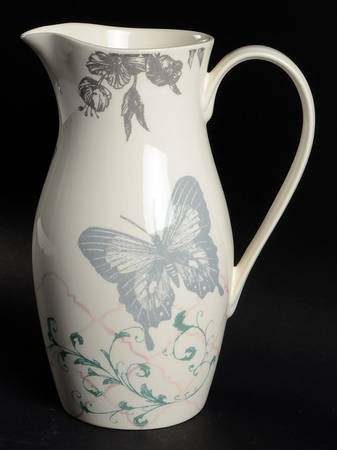 Collage 68 Oz Pitcher