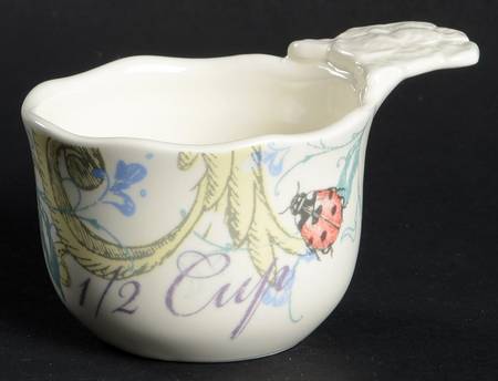 Collage 1/2 Cup Measuring Cup