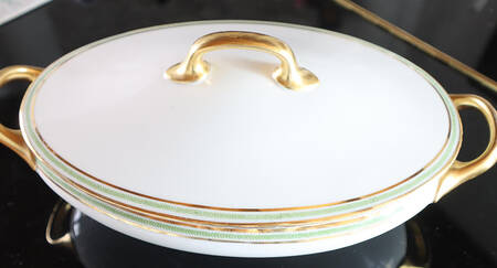 LAT130 Oval Covered Vegetable