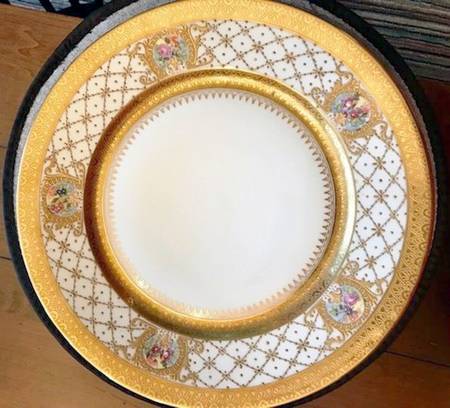 LEG113 Dinner Plate