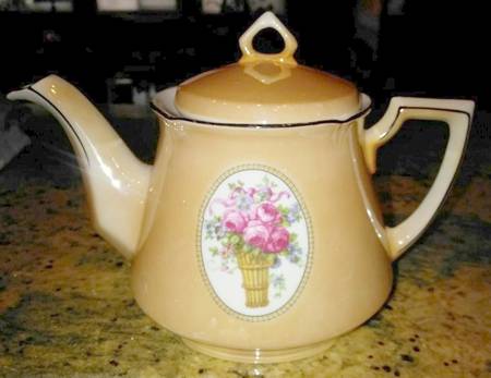 LHM22 Teapot & Lid
