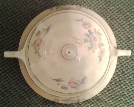 LIA147 Round Covered Vegetable