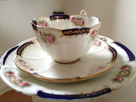5583 Footed Cup & Saucer Set