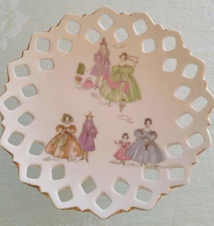 LEF106 7" Diameter Pedestal Cake Stand