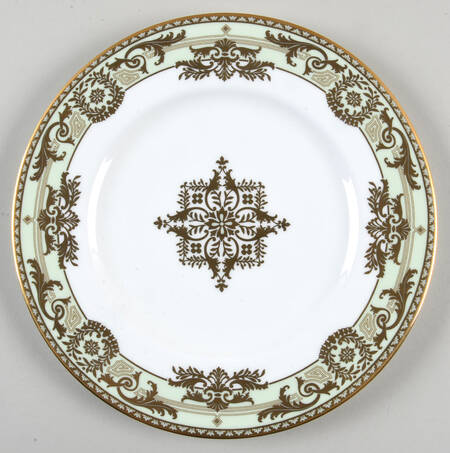 Rococo Leaf Accent Luncheon Plate