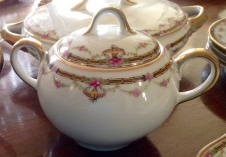 LIM646 Sugar Bowl & Lid