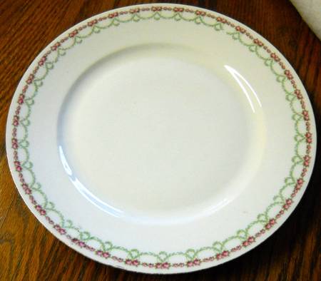 LUK44 Dinner Plate