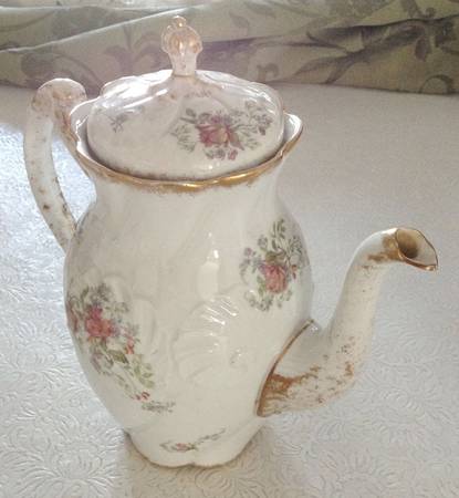 LAV29 Coffee Pot & Lid
