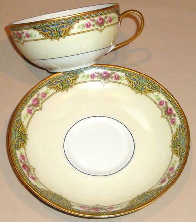 RYE42 Flat Cup & Saucer Set