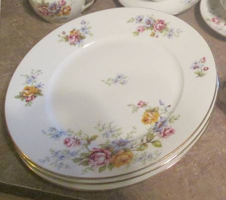 LEG126 Dinner Plate