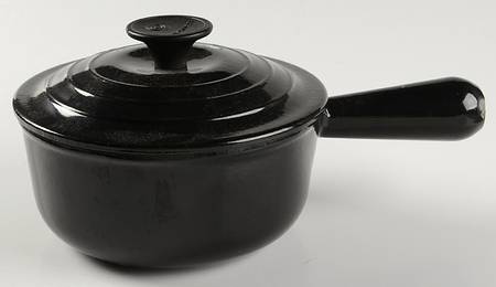 Black 1.5 Qt Cast Iron Saucepan with Lid