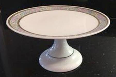L452 9" Diameter Pedestal Cake Stand