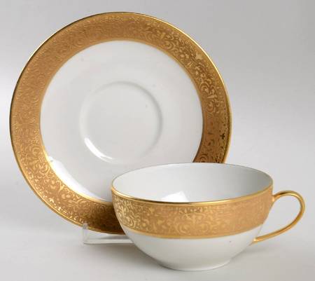 LIM692 Flat Cup & Saucer Set