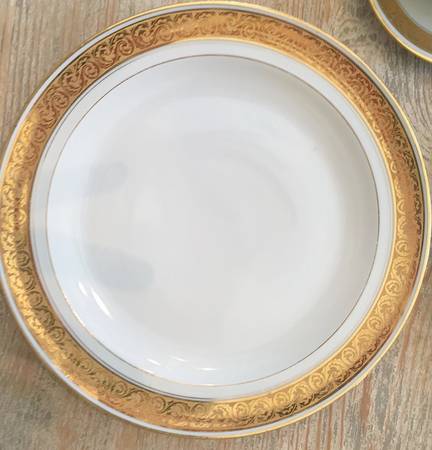 LIM693 by Limoges-French