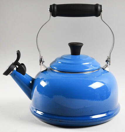 Marseille Metal Kettle & Lid