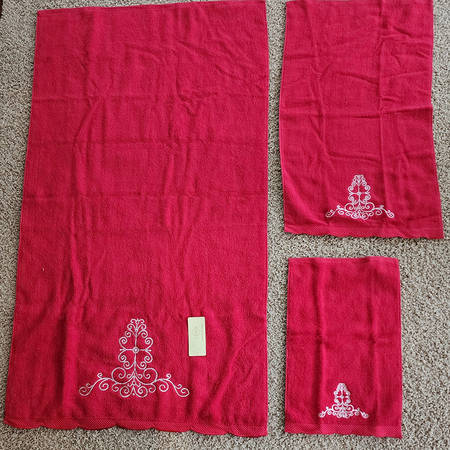 French Perle Groove Cherry Cloth Hand Towel