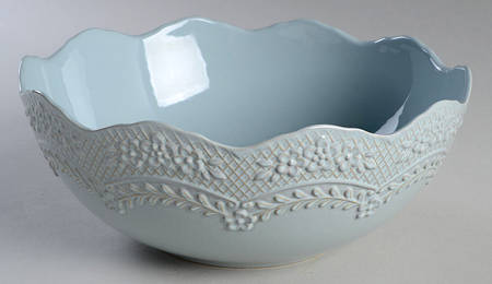 Chelse Muse Reactive Blue 10" Round Vegetable Bowl