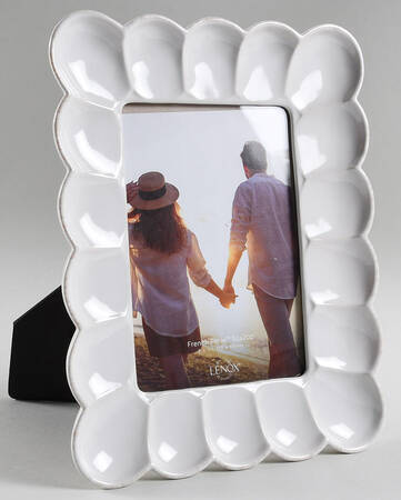 French Perle Scallop Frame-Holds 5" X 7"