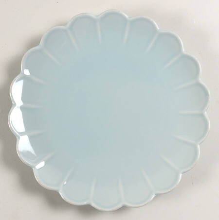 French Perle Scallop Accent Luncheon Plate