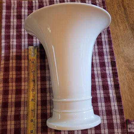 Giftware 8" Vase
