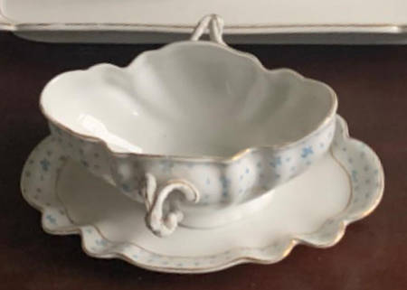 2505 Gravy Boat with Attached Underplate