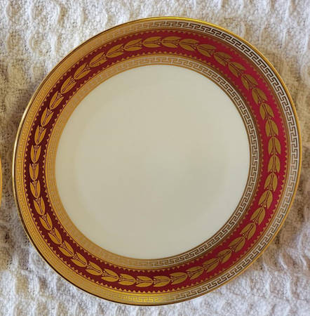 Josephine Red Luncheon Plate