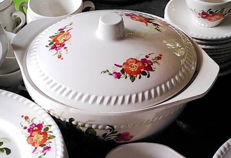 LUN76 Round Covered Vegetable