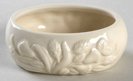 L467 Small Oval Box No Lid