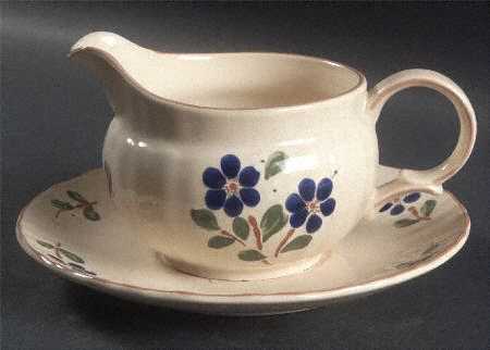 Villa Capri Gravy Boat & Underplate