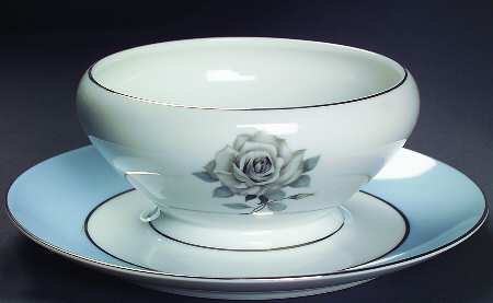 Admiration Gravy Boat with Attached Underplate