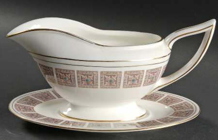 Acanthus Gravy Boat & Underplate