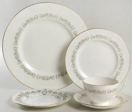 April 5 Piece Place Setting