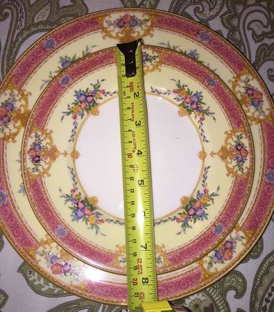 B1095 Salad Plate