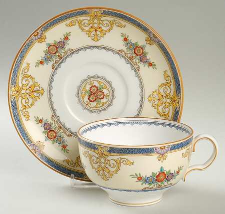B1099 Oversized Cup & Saucer Set