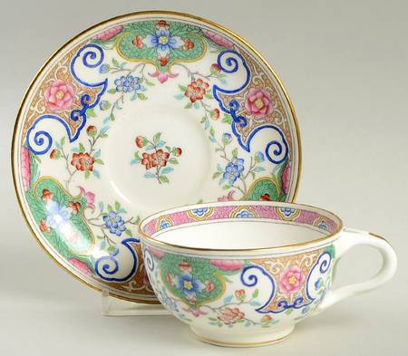 B157 (Gold Trim) Footed Cup & Saucer Set