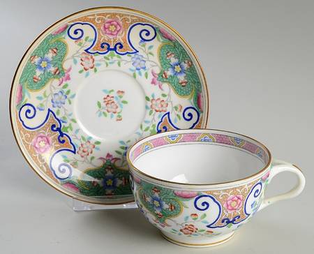 B157 (Gold Trim) Oversized Cup & Saucer Set