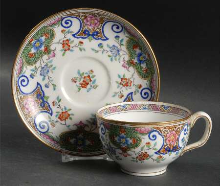 B157 (Gold Trim) Footed Cup & Saucer Set