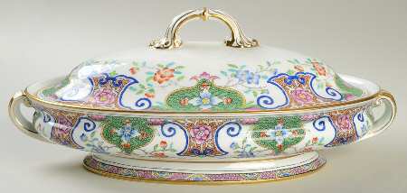 B157 (Gold Trim) Oval Covered Vegetable