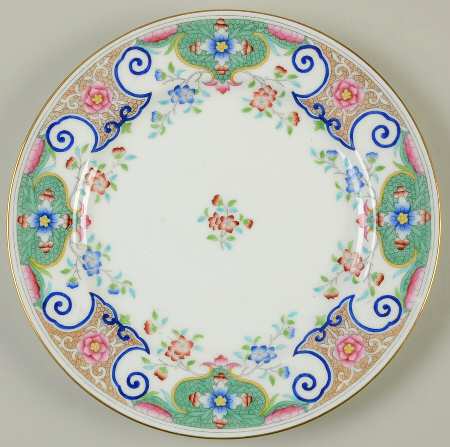 B157 (Gold Trim) Luncheon Plate
