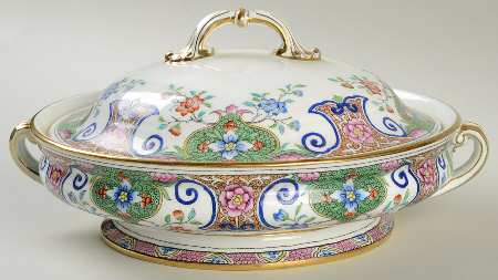 B157 (Gold Trim) Round Covered Vegetable