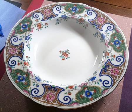 B157 (Gold Trim) Large Rim Soup Bowl